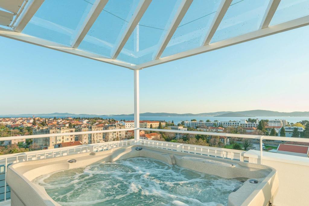 Sunset Penthouse Apartment With Jacuzzi And Seaview Zára Kültér fotó